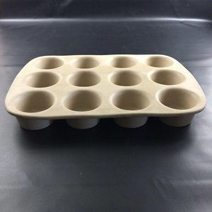 The Pampered Chef 1200 Muffin Stoneware Heritage